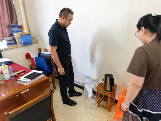 公共资源交易中心开展开学安全检查
